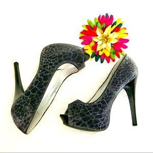 Shi by Journeys Spin Black Heel